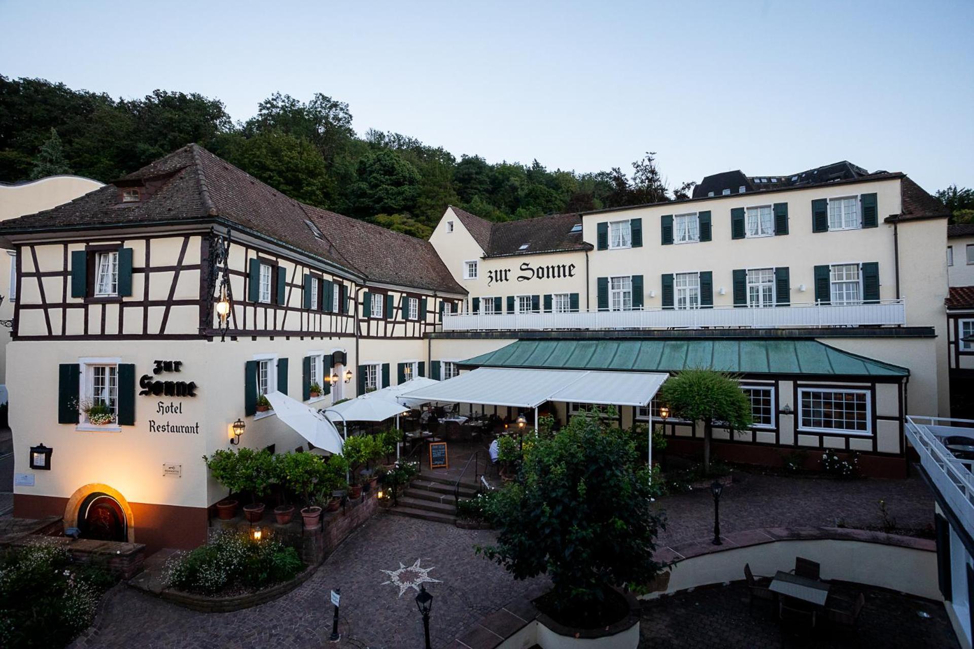 Romantik Hotel Zur Sonne Badenweiler Exterior photo